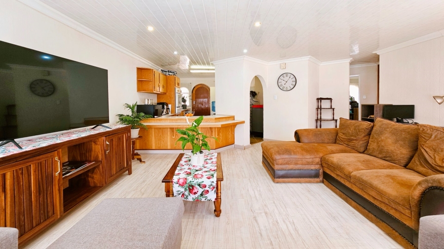 2 Bedroom Property for Sale in Heuwelsig Free State